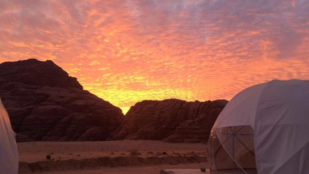 Oryx Camp Hotel Wadi Rum Exterior photo