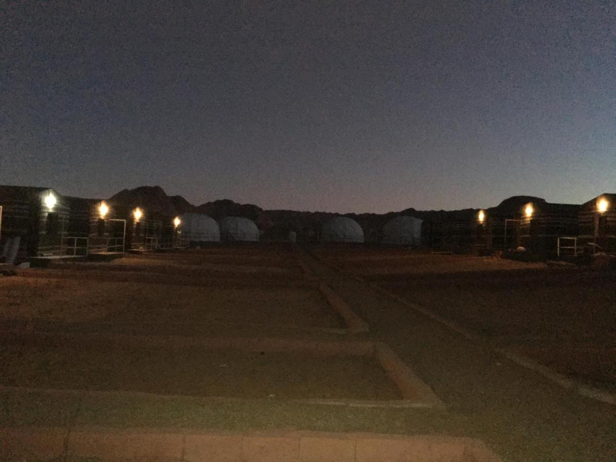 Oryx Camp Hotel Wadi Rum Exterior photo